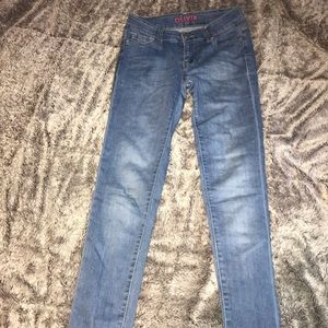 Delia’s ‘Olivia’ Style Jeans Size 1 Medium Wash